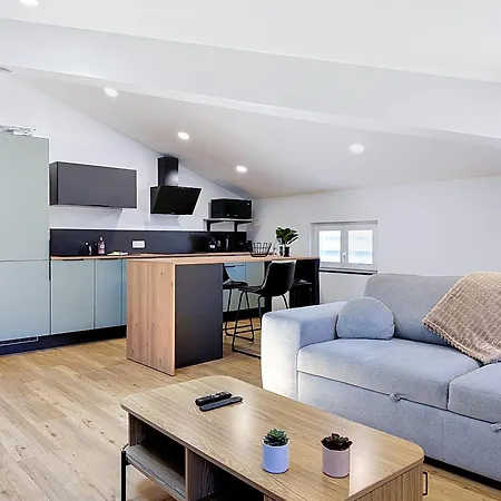 Appartement Le Petit Charles - 2pers - Clim - Centre - Proche Gare *